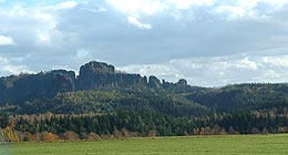 Blick zu den Schrammsteinen